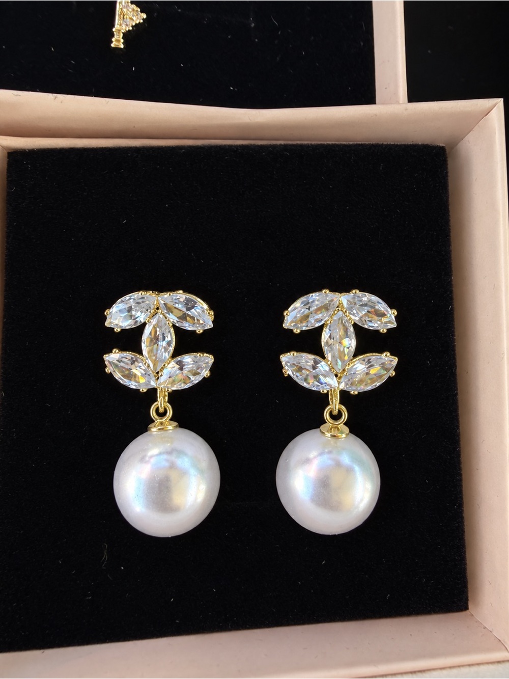 Gold Crystal Leaf Pearl Drop Earrings - White Pearlescent